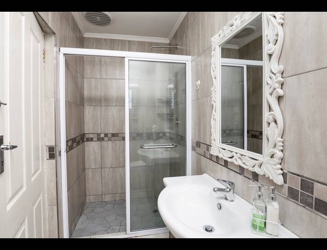 5 BEDROOM HOUSE FOR SALE IN COROVOCA